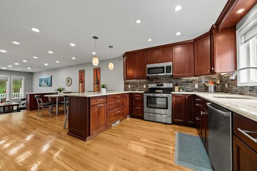703-703 Sherwood Forest Ln, Saugus, MA, 01906-1970 | Card Image