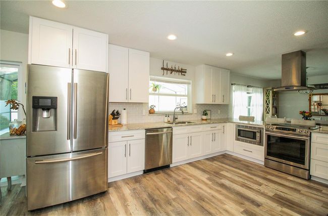 Bright kitchen | Image 10