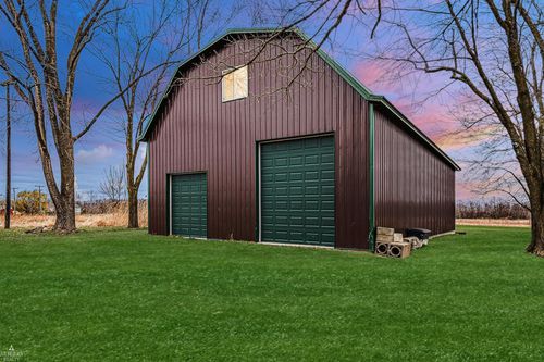 4896 Cade Rd, Imlay City, MI, 48444-9318 | Card Image