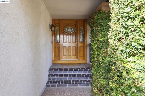 3593 3593 Whitehall Ct, Pleasanton, CA, 94588 | Card Image