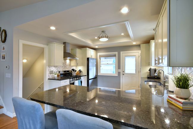 770 S Parkside Ave, House other with 3 bedrooms, 2 bathrooms and 2 parking in Elmhurst IL | Image 9