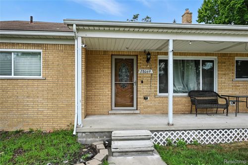 28069 Revere Ave Street, Warren, MI, 48092 | Card Image