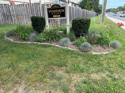 52 Vodden Crt, Brampton, ON, L6V2V7 | Card Image