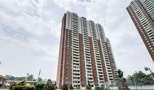 102-5 Massey Sq, East York, ON, M4C5L6 | Card Image