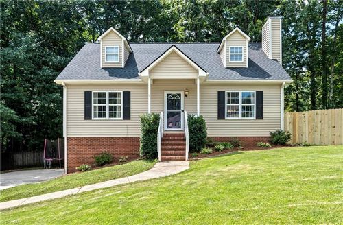 5027 Heidelbury Ct, Winston-Salem, NC, 27106-9408 | Card Image