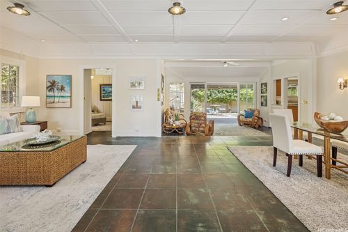 3030 Kalakaua Ave, Honolulu, HI, 96815-4730 | Card Image