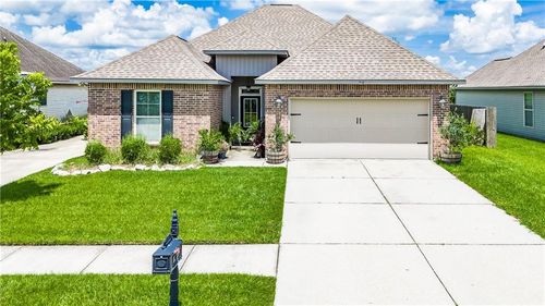 214 Ashton Oaks Ln, Luling, LA, 70070-4601 | Card Image