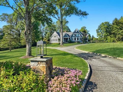 16 Dogwood Ct, Bernardsville, NJ, 07924-2809 | Card Image