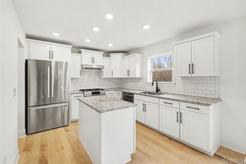 7294 River Rock Dr, Davison, MI, 48423-2077 | Card Image