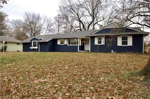 6121 Hunter St, Raytown, MO, 64133-3739 | Card Image