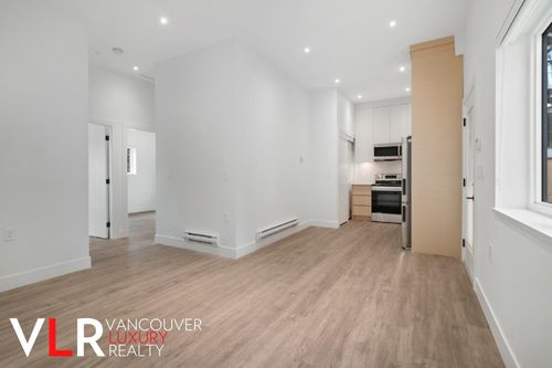150 18th Ave E, Vancouver, BC, V5V1E3 | Card Image