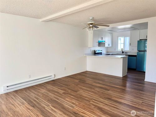 h204-8823 Holly Dr, Everett, WA, 98208-1864 | Card Image