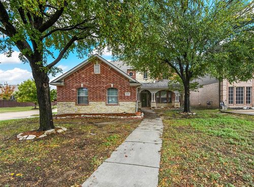 5028 Coral Creek Drive, Fort Worth, TX, 76135 | Card Image