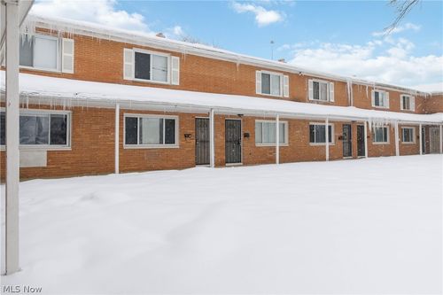 13-4889 Banbury Court, Warrensville Heights, OH, 44128 | Card Image