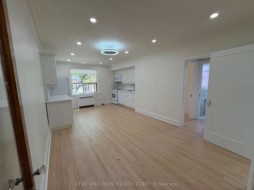 48-870 Millwood Rd, East York, ON, M4G1W6 | Card Image