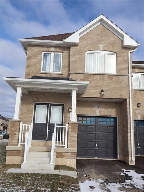 42 Bruton St, Thorold, ON, L2V0J6 | Card Image