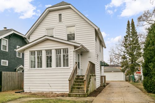 1020 Woodlawn Ave, Waukegan, IL, 60085-2818 | Card Image