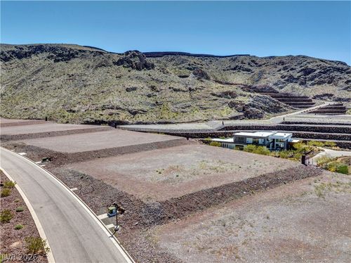 39 Boulderback Dr, Henderson, NV, 89012-7286 | Card Image