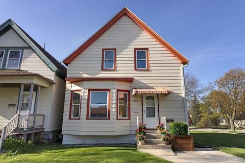 3672 E Hammond Avenue, Cudahy, WI, 53110 | Card Image