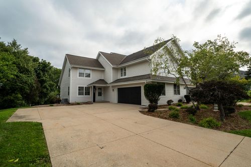3207 S Ridgecrest Ct, New Berlin, WI, 53151 | Card Image