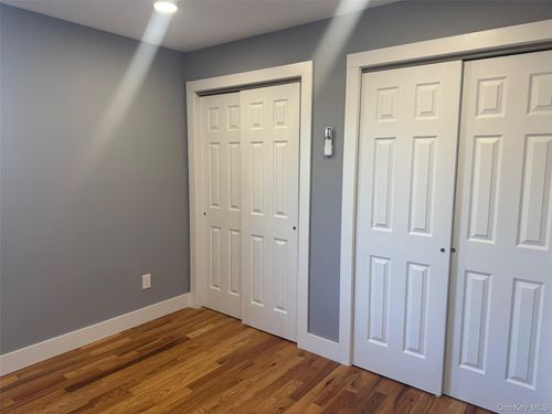 4-1035 W Montauk Hwy, Babylon, NY, 11704-8241 | Card Image