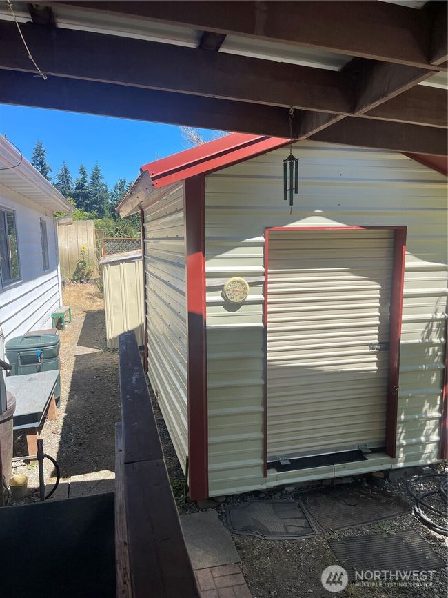 Newer well built metal building | Image 20