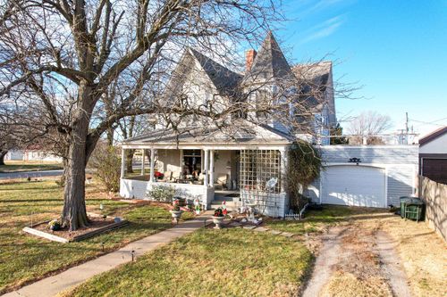 905 Pine St, La Crosse, KS, 67548-9744 | Card Image