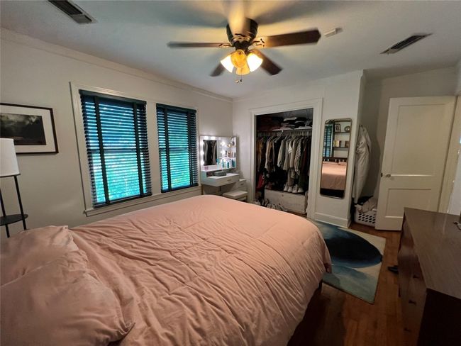 Front facing secondary bedroom | Image 12