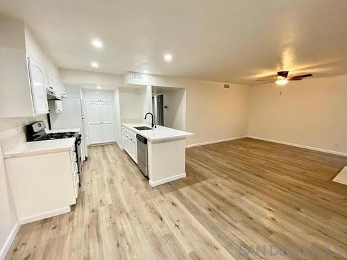 10-6033 Estelle St, San Diego, CA, 92115-5496 | Card Image