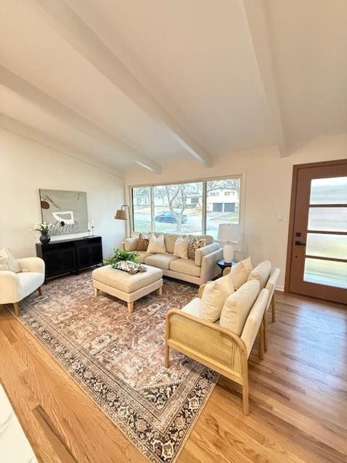 7932 Windsor St, Prairie Village, KS, 66208-4051 | Card Image