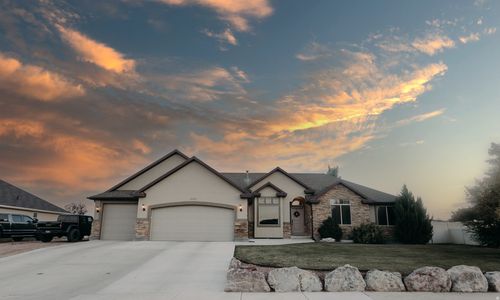 1695 W 1400 S, Vernal, UT, 84078-4696 | Card Image