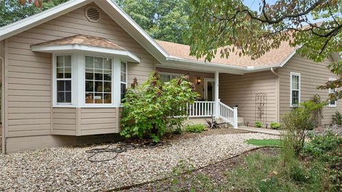 11 Wiltshire Dr, Bella Vista, AR, 72714-2613 | Card Image