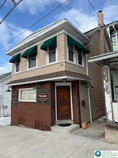 533 E Patterson St, Lansford, PA, 18232-1610 | Card Image