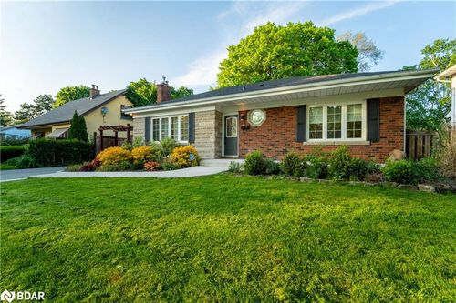 1071 Joan Dr, Burlington, ON, L7T3H3 | Card Image