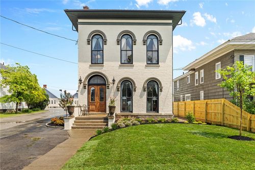 42 Lake St, Le Roy, NY, 14482-1046 | Card Image