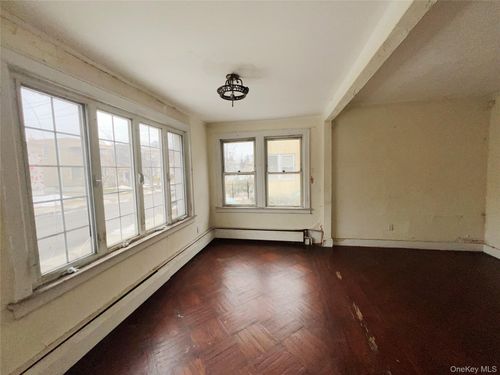 13533 234th Pl, Rosedale, NY, 11422-1508 | Card Image