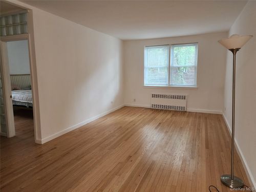 5r-123-25 82nd Ave, Kew Gardens, NY, 11415-1222 | Card Image
