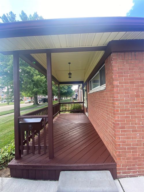 16154 May Ave, Allen Park, MI, 48101-1756 | Card Image