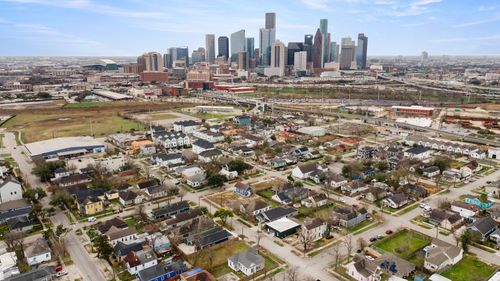 1719 Gentry St, Houston, TX, 77009-8646 | Card Image