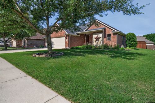 3916 Palomino Dr, Benbrook, TX, 76116-8548 | Card Image