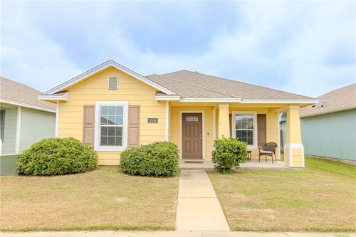 3709 Southlake Park Ln, Corpus Christi, TX, 78414-5414 | Card Image