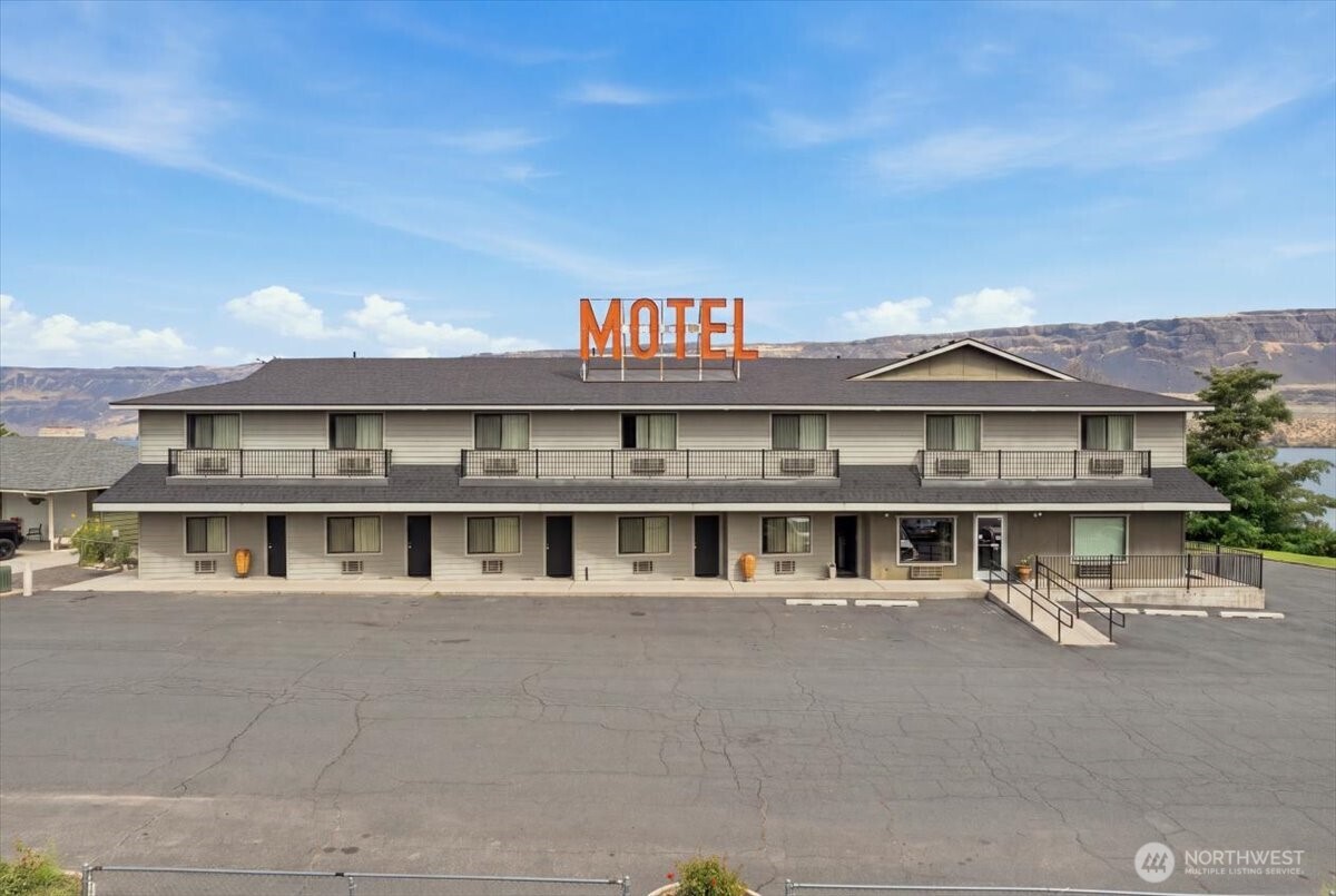 Commercial Sale in Electric City 3