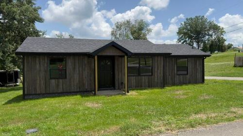 110 Maple St, Eubank, KY, 42567-9718 | Card Image