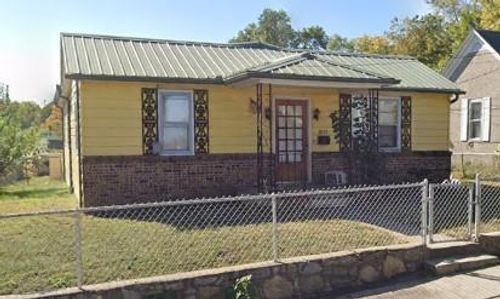 1839 Poplar St, Lexington, MO, 64067-1743 | Card Image