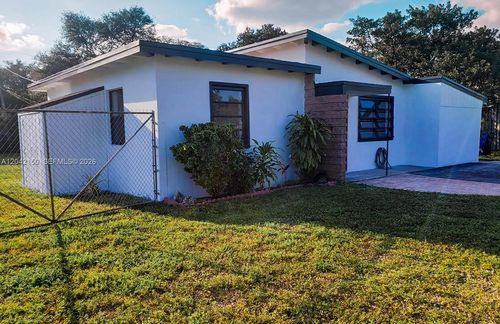 efficiency-16 Allen Rd, West Park, FL, 33023-5227 | Card Image