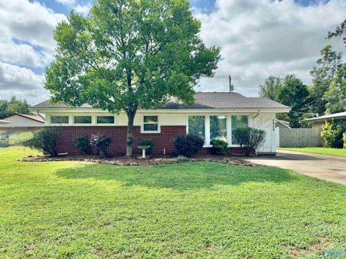 2909 Azalea Rd Sw, Huntsville, AL, 35805-4509 | Card Image