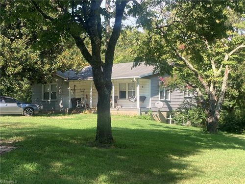 924 Sunset Rd, Clemmons, NC, 27012-7251 | Card Image