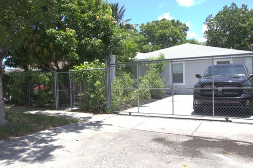 1724 Nw 152nd Ter, Miami Gardens, FL, 33054-2916 | Card Image