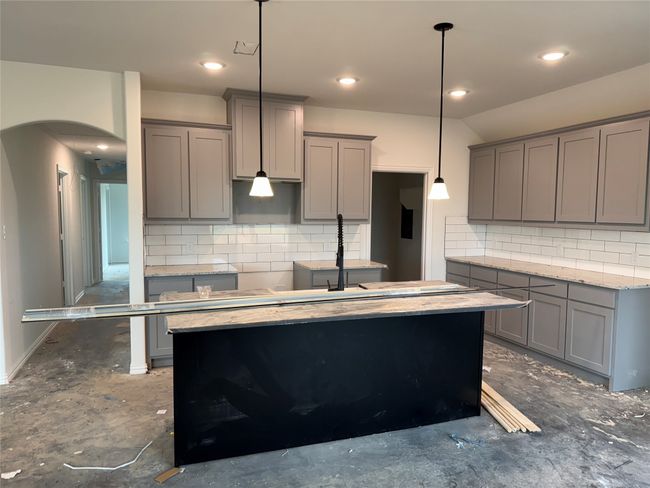 5617 High Plains Trl, House other with 3 bedrooms, 2 bathrooms and null parking in Joshua TX | Image 8
