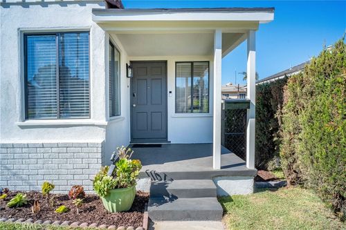4501 W 129th St, Hawthorne, CA, 90250-5126 | Card Image